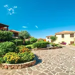 4 Beds In Marinella Just 100 Mt From The 아파트 골푸아랑시